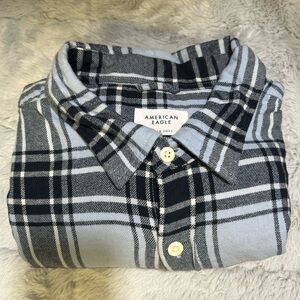 American Eagle Outfitters Men's Black and Gray Plaid Shirt